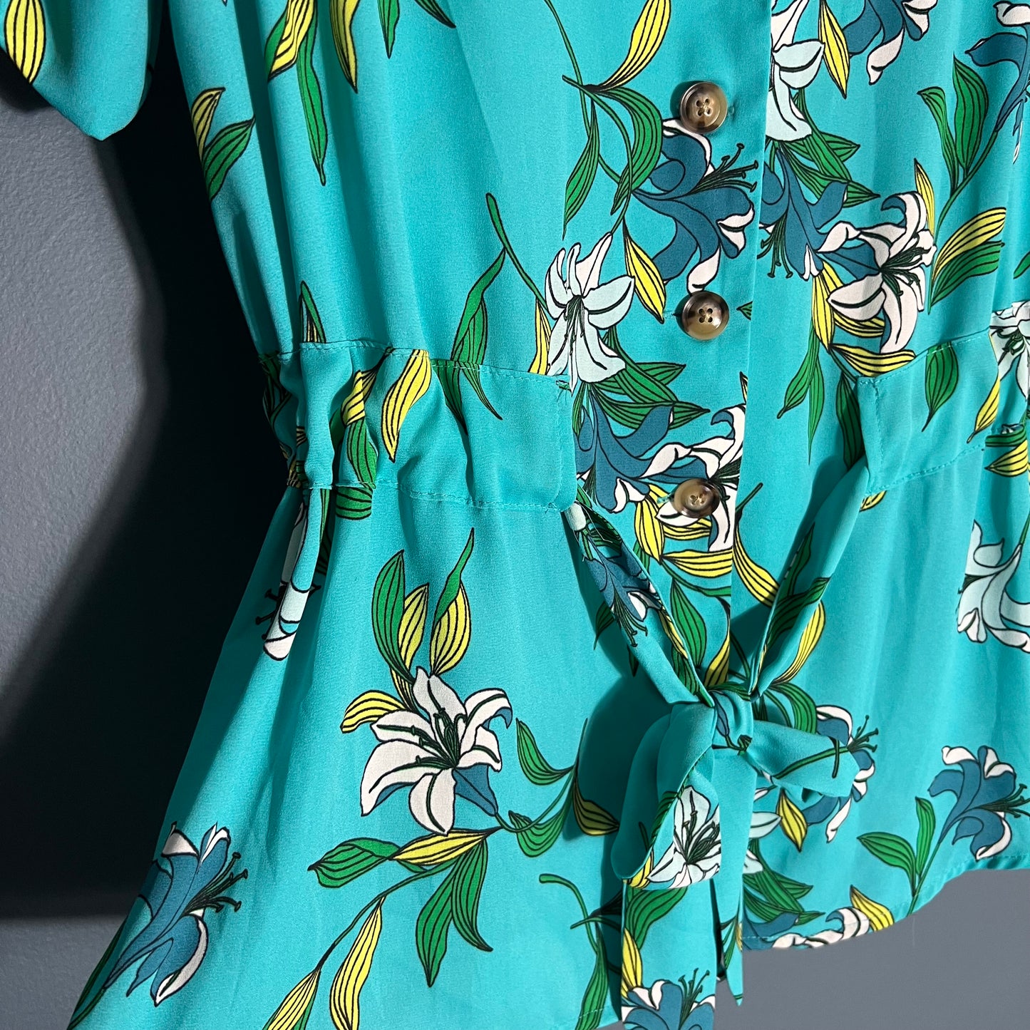 Worthington Blue Floral Button Down Blouse