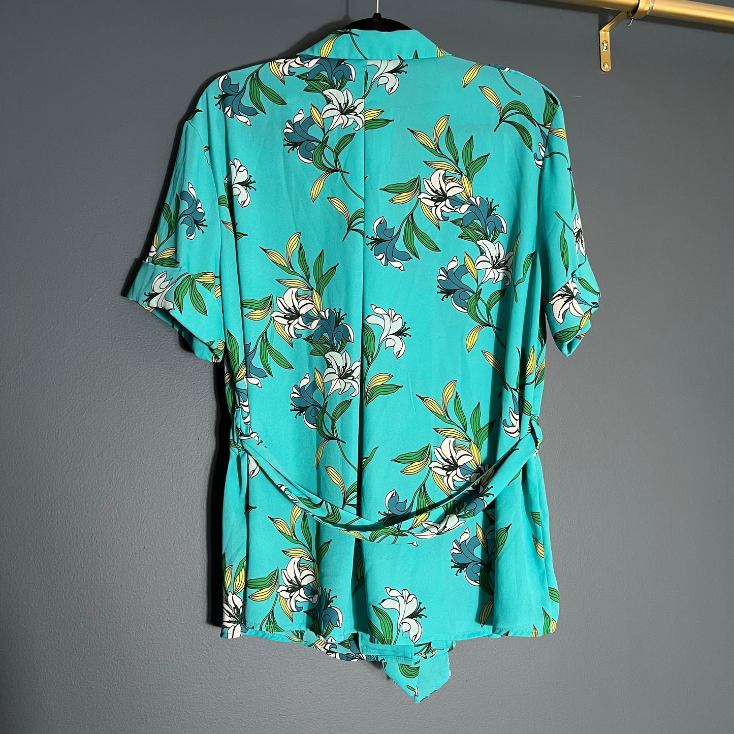 Worthington Blue Floral Button Down Blouse