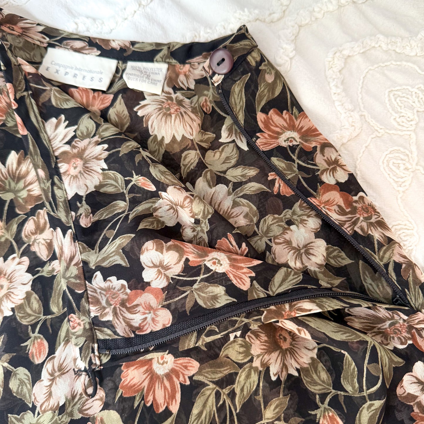 Vintage 90s Express Compagnie Int'l Flowy Floral Mini Skirt