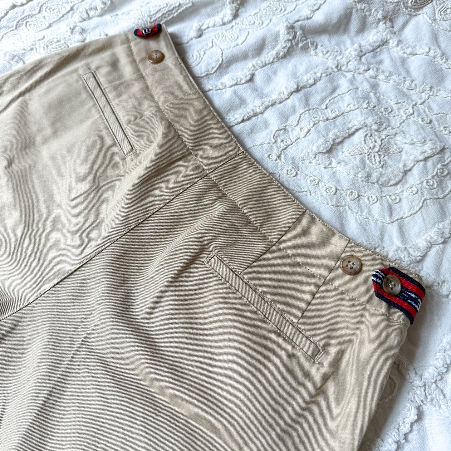 Vintage NWT Lizsport khaki shorts w/ elastic side stripe tabs