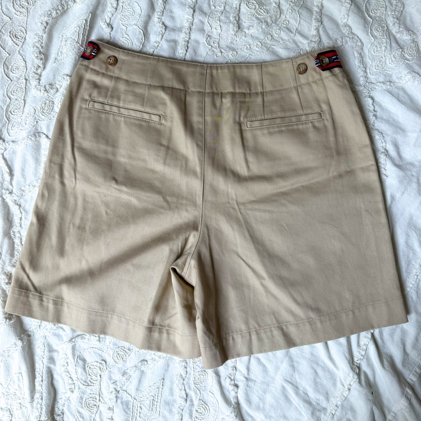 Vintage NWT Lizsport khaki shorts w/ elastic side stripe tabs