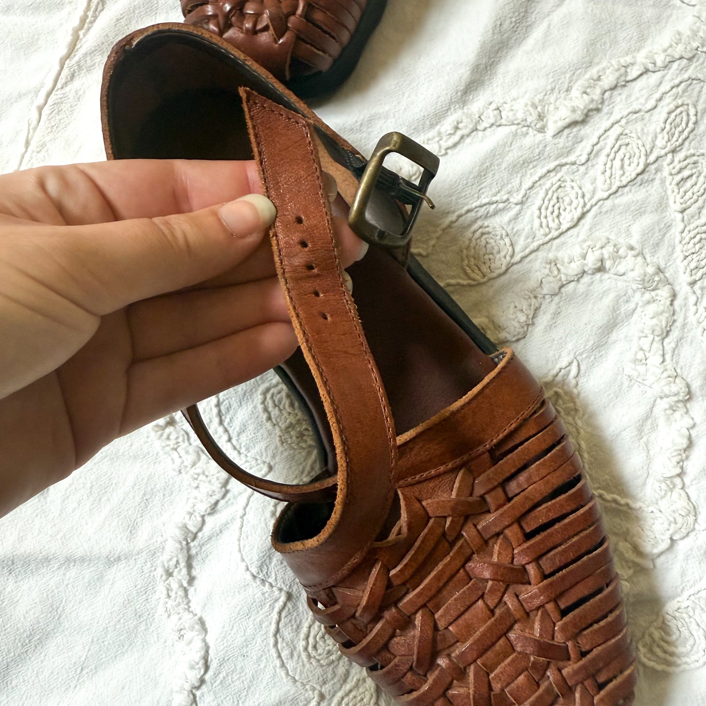Vintage Aerosoles woven leather huaraches