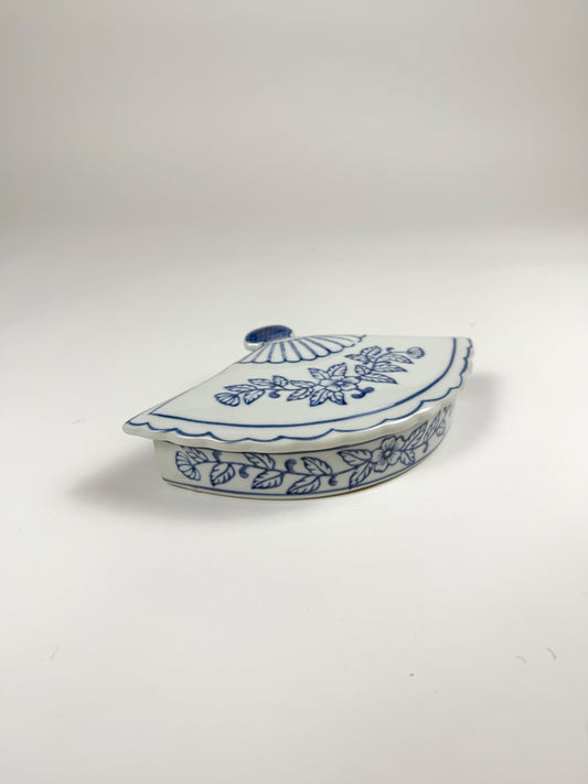 Porcelain fan trinket box