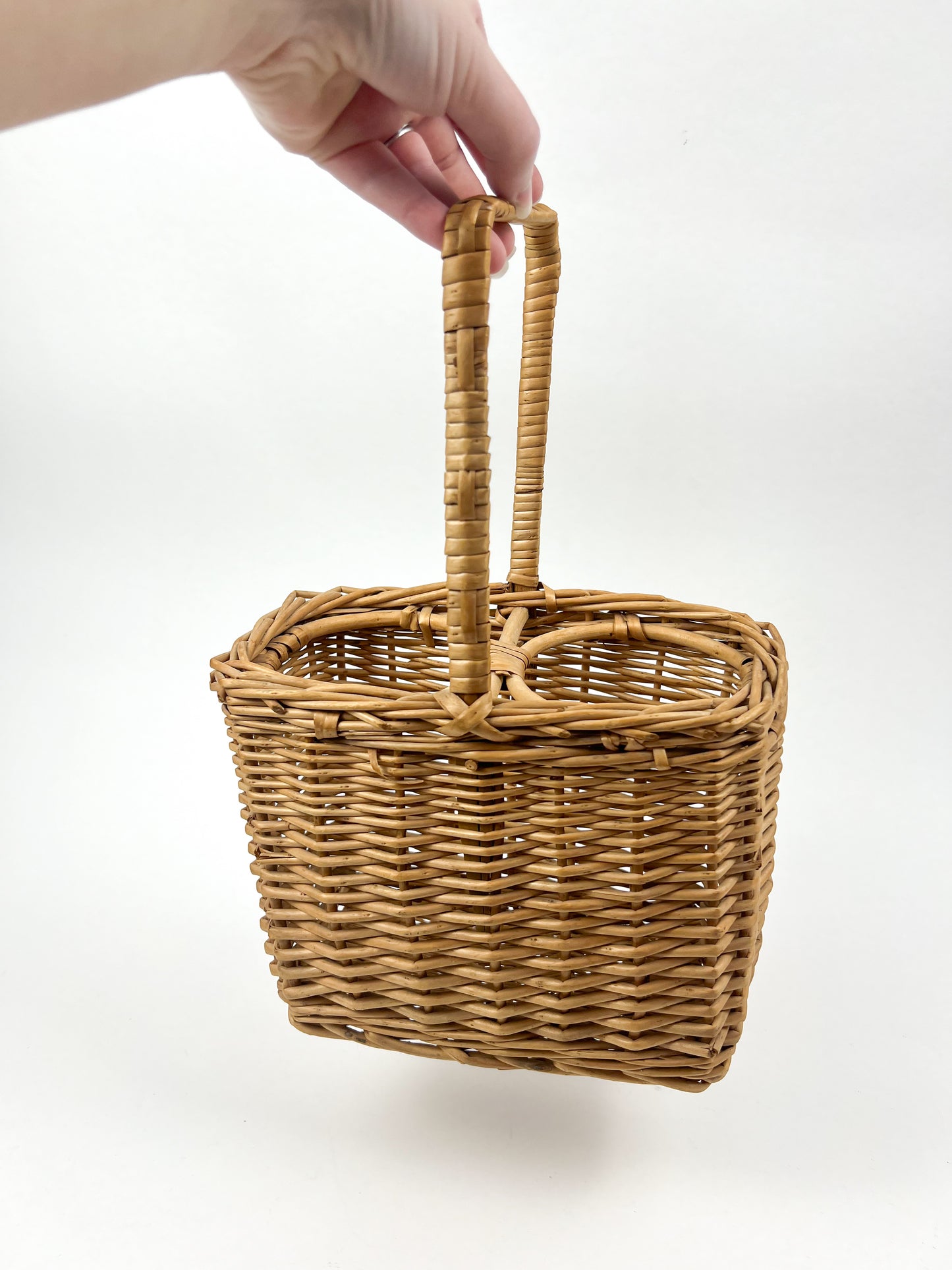 Wicker Wine Caddy