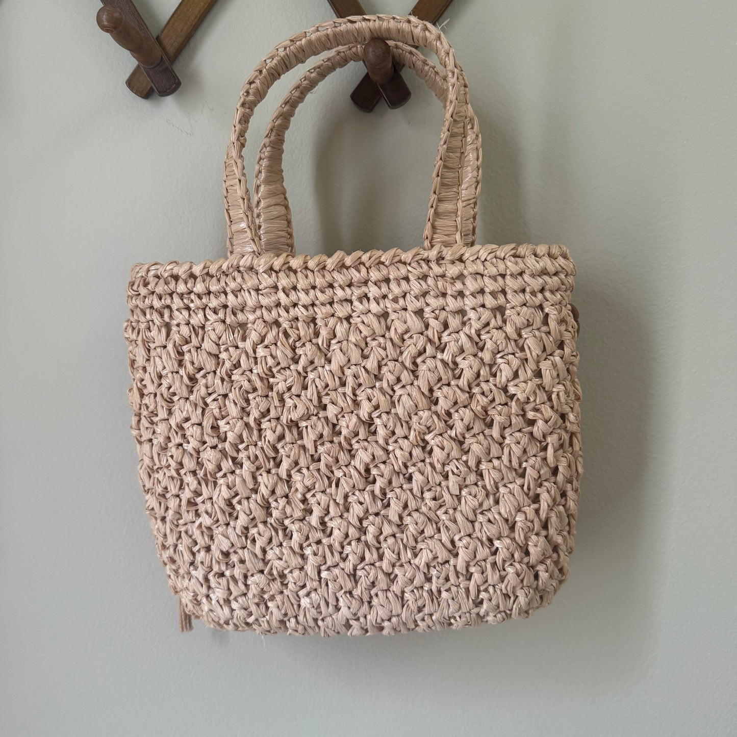 Vintage seagrass handbag w/ beads & tassels